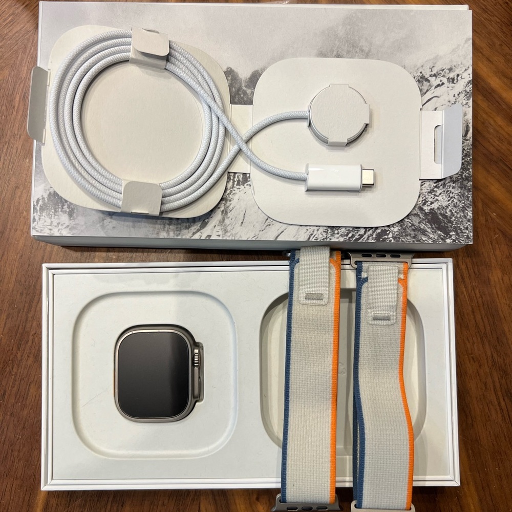 Apple Watch Ultra Titanium 49mm MQEW3LL/A 1st Gen